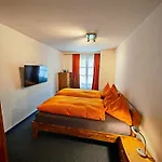 Fuer 8 Pers Neben Talstation Jakobshorn Skipiste 3 Schlafzimmer Privater Garten Vollausgestattete Kueche شقة