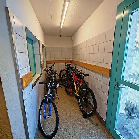 4 115m2 Gartenwohnung An Der Jakobshorn Talstation Neben Wander- Und Mountainbikeparadise Apartment