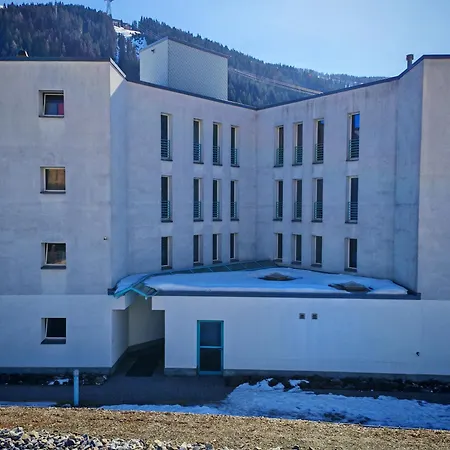 4 115m2 Gartenwohnung An Der Jakobshorn Talstation Neben Wander- Und Mountainbikeparadise * Davos