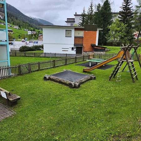 Grosszuegige 3 Schlafzimmer Mit Privatem Garten Neben Jakobshornbahn * Davos