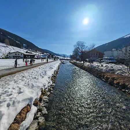 Fuer 8 Pers Neben Talstation Jakobshorn Skipiste 3 Schlafzimmer Privater Garten Vollausgestattete Kueche 公寓