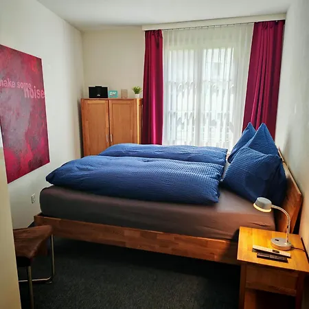 Grosszuegige 3 Schlafzimmer Mit Privatem Garten Neben Jakobshornbahn דירה דאבוס