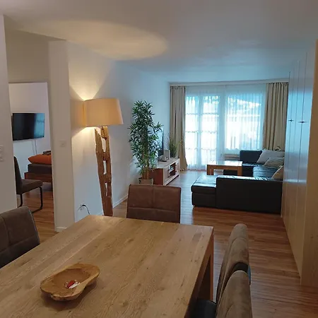 Grosszuegige 3 Schlafzimmer Mit Privatem Garten Neben Jakobshornbahn * דאבוס