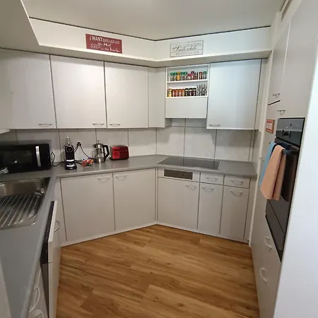 Grosszuegige 3 Schlafzimmer Mit Privatem Garten Neben Jakobshornbahn