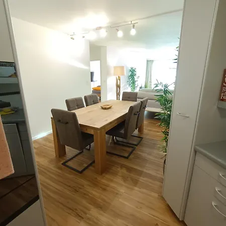 Grosszuegige 3 Schlafzimmer Mit Privatem Garten Neben Jakobshornbahn