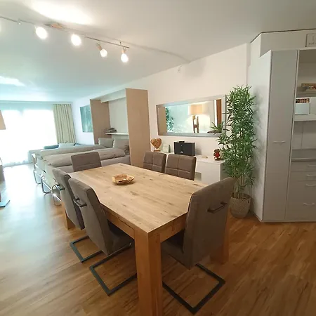 Grosszuegige 3 Schlafzimmer Mit Privatem Garten Neben Jakobshornbahn * דאבוס