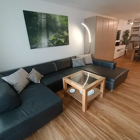 Grosszuegige 3 Schlafzimmer Mit Privatem Garten Neben Jakobshornbahn