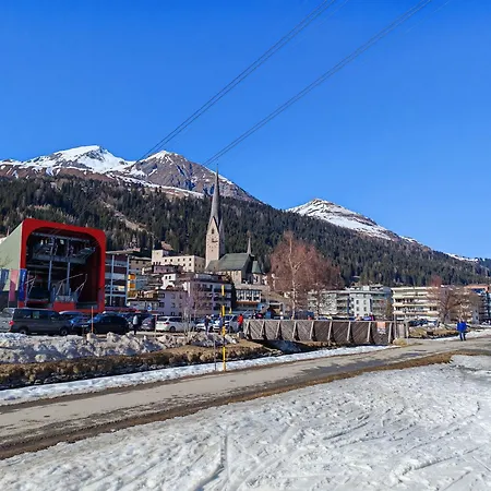 Appartement Fuer 8 Pers Neben Talstation Jakobshorn Skipiste 3 Schlafzimmer Privater Garten Vollausgestattete Kueche *